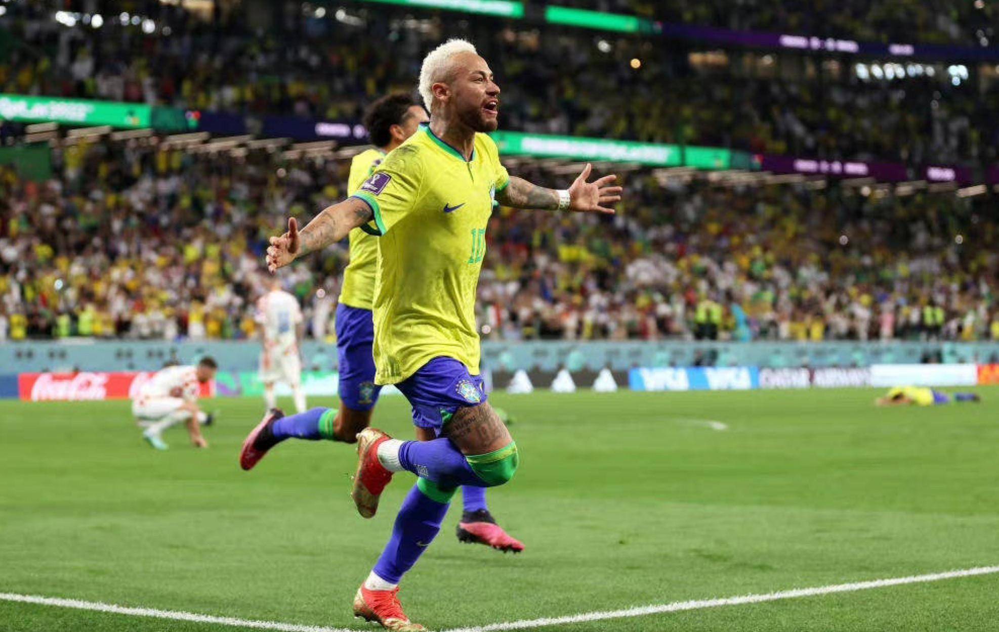 边路传中与 边路传中与